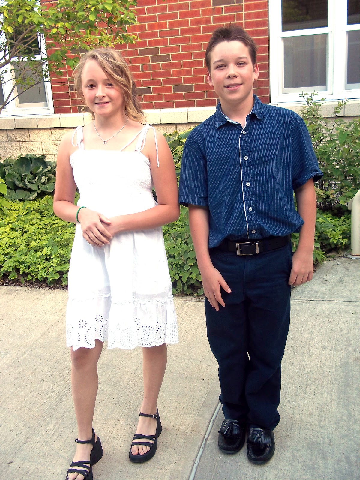 Monument Valley Regional Middle School Art Class SemiFormal Dance!