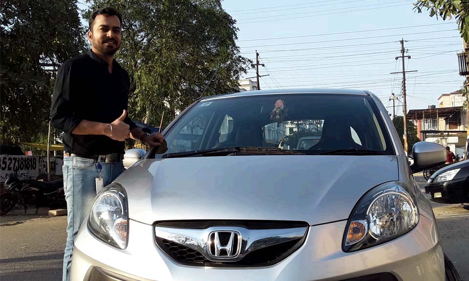 Let’s Understand Car Dry Cleaning & Detailing Services Professional