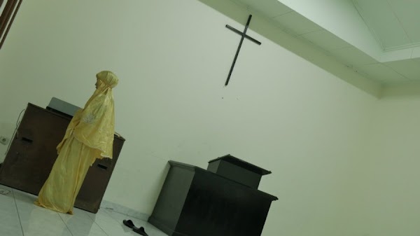 Heboh Muslimah Sholat di Gereja, Mahfud MD Malah Kasih Contoh Film Habibie
