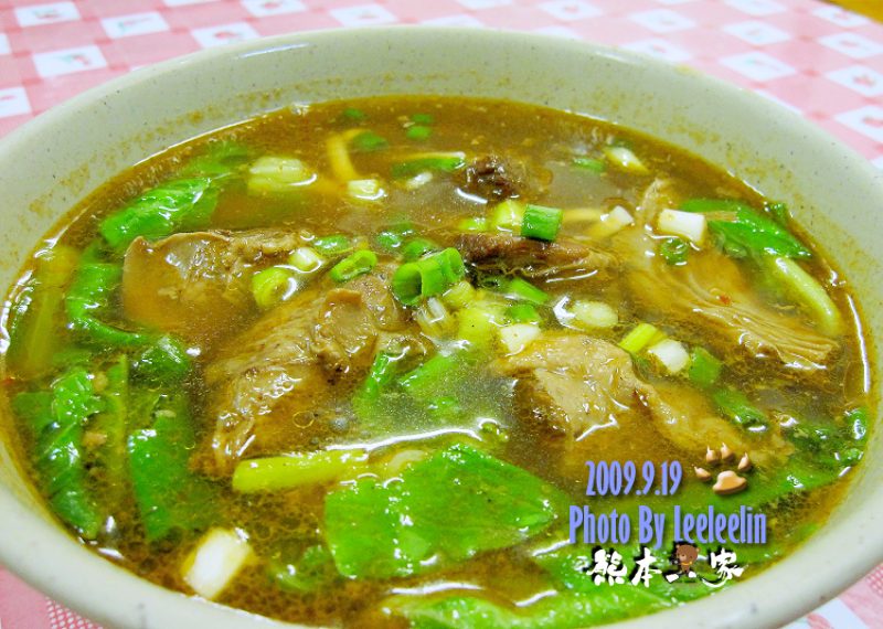 味香牛肉麵館|台南在地人推薦小吃~近建安市場水萍塭公園