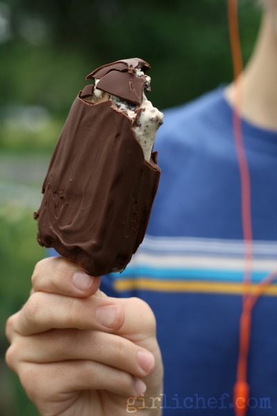 (sorta-) Homemade Ice Cream Bars {#ChocolateParty} | www.girlichef.com