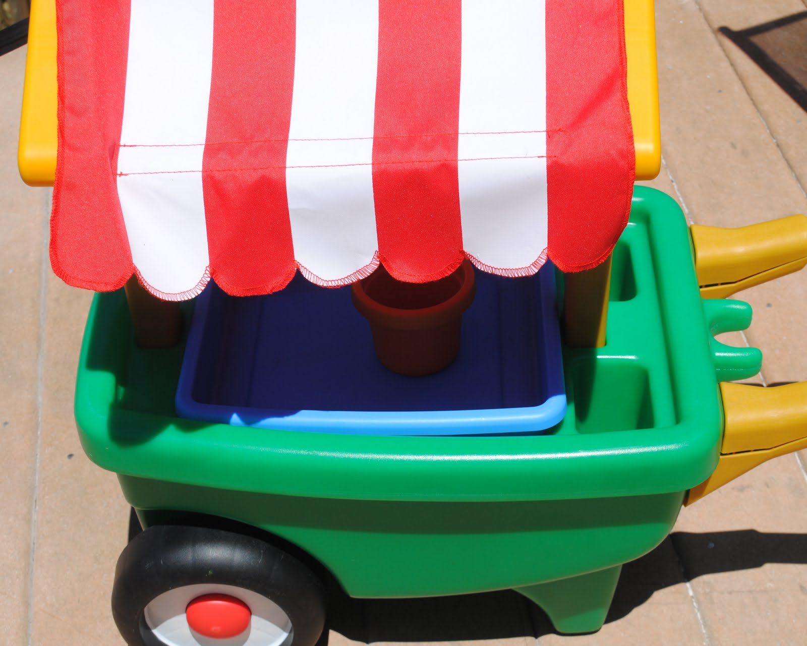 Chic Style Modern Little Tikes 2in1 Garden Cart + Giveaway!!!
