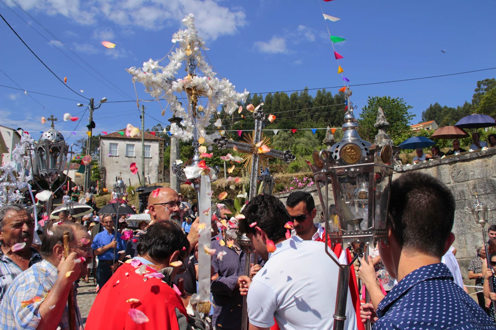 Campo Besteiros Online DIA DA ASCENSÃO FESTAS DAS CRUZES