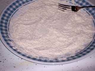 Now the flour is seasoned!