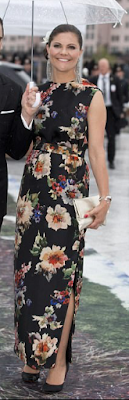 Robe Acne Studio / escarpins Acne Studio / pochette Anya Hindmarch