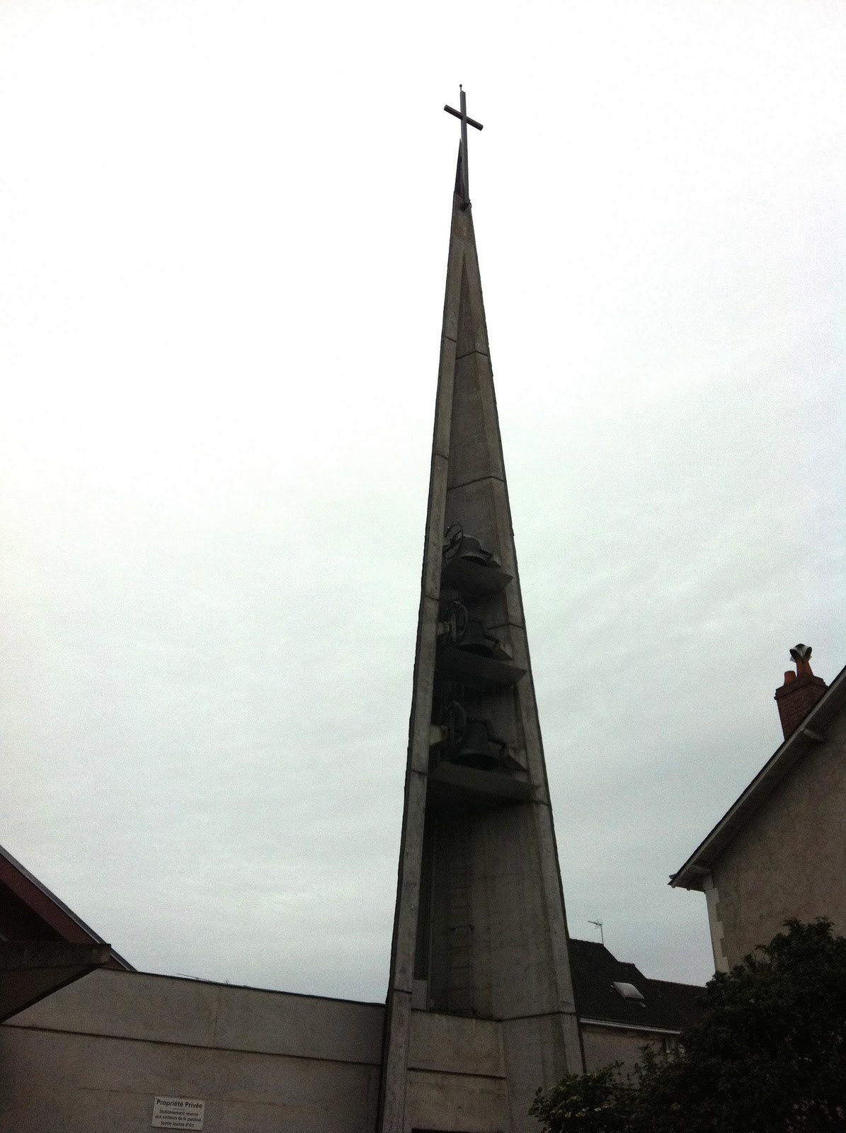 Tours Eglise Sainte Jeanne d'Arc
