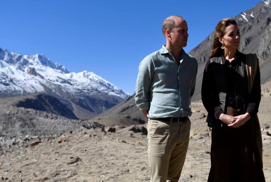 Kate Middleton Visits the Chiatibo Glacier in Pakistan - Hollywood Stars