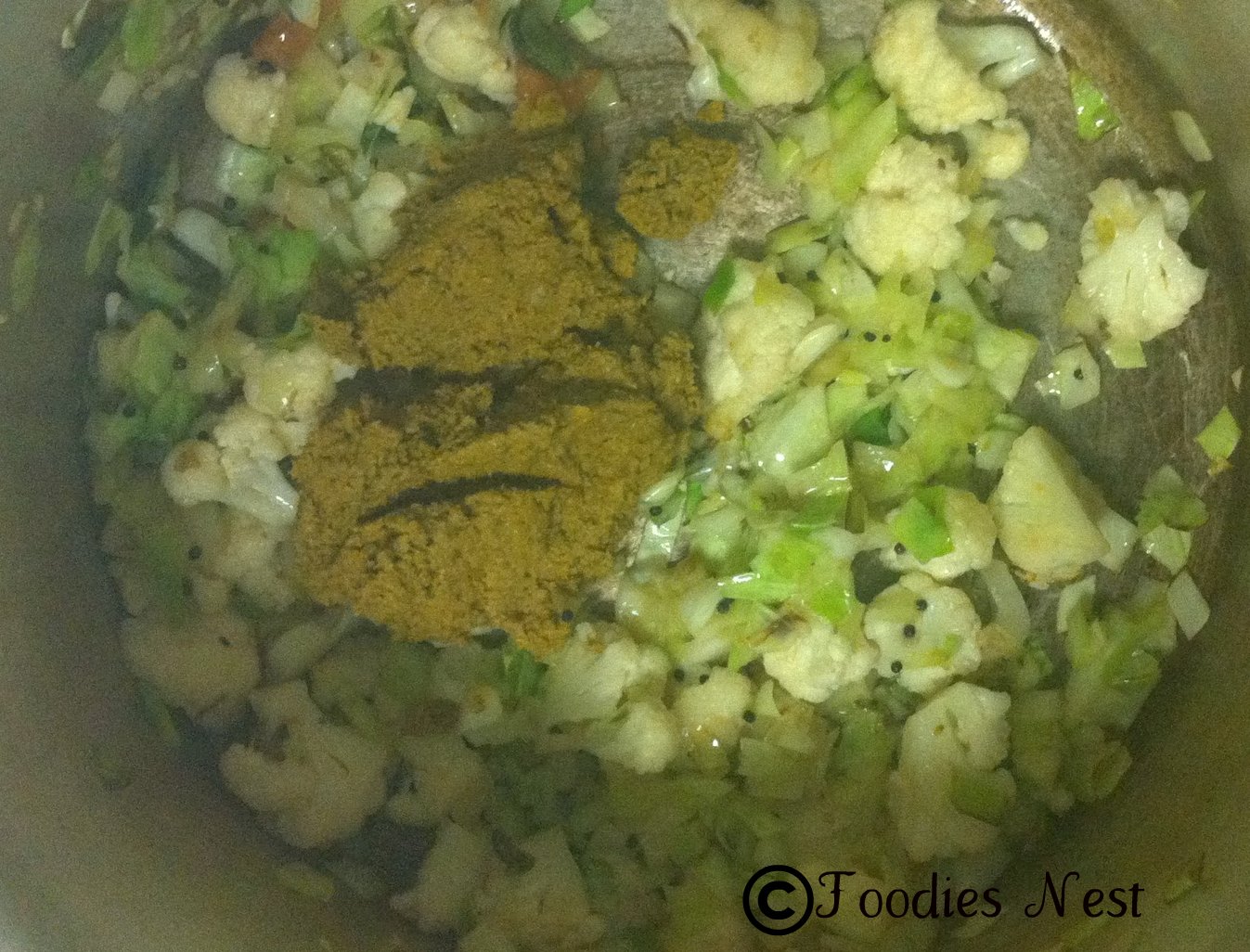 Foodies Nest CAULIFLOWER CABBAGE CURRY
