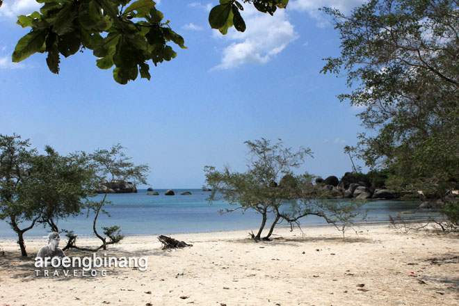 pantai tanjung tinggi belitung
