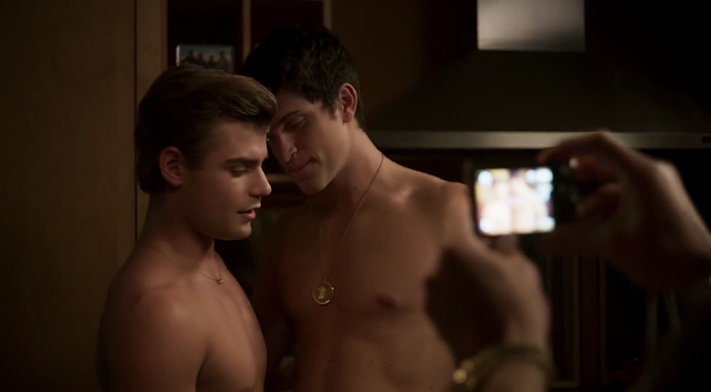 Garrett Clayton & Keegan Allen: Scena Gay 