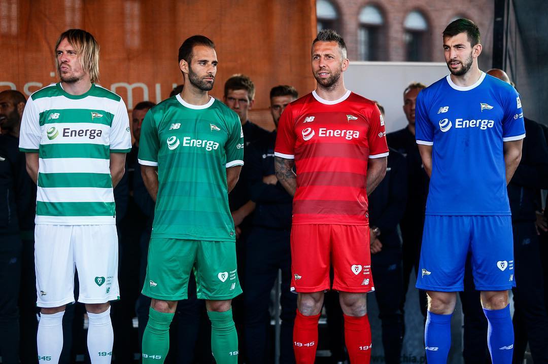 new balance teams football