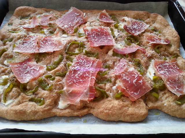 La Rubrica del Lunedì: Pizza peperoni verdi e prosciutto - Monday's ...
