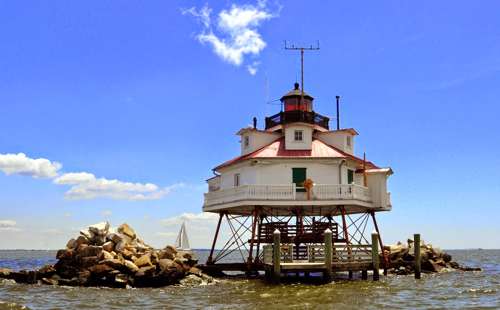 MidAtlantic DayTrips Six MidAtlantic Lighthouses You Need to See!