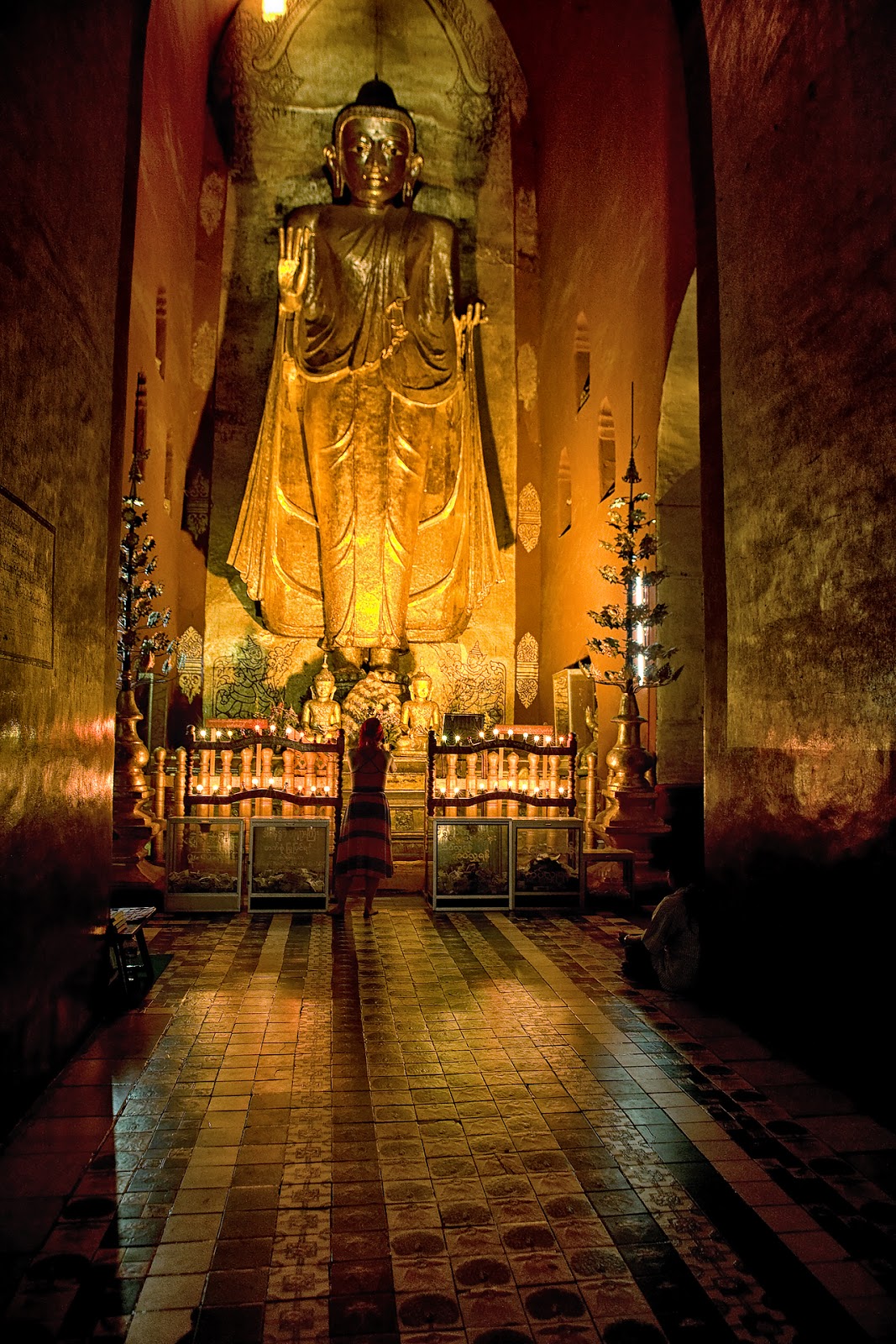 Wnętrze pagody pagoda,wnętrze,bagan,birma