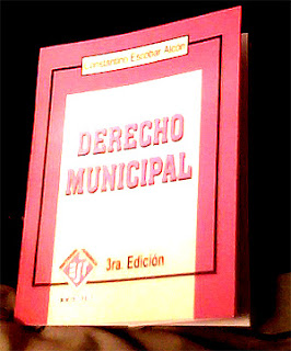 ESCOBAR ALCON Constantino DERECHO MUNICIPAL