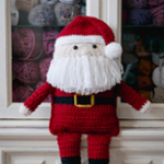 http://www.sewrella.com/2017/09/crochet-santa-clause-with-huggies.html