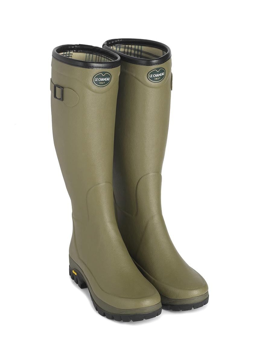 Roger's Outdoor Life The Best Wellies and Boots for Walking the Dog.