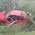 Carro capota na estrada que liga São José a Várzea da Roça