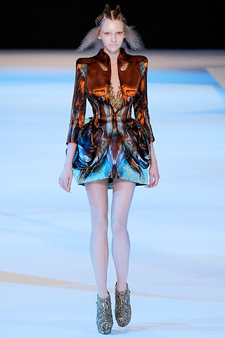 sophies-elevator-alexander-mcqueen-s-s-plato-atlantis-collection