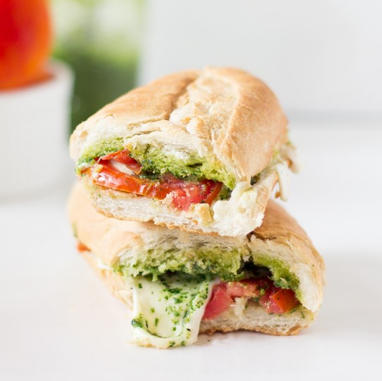 Caprese Sandwich with Parsley Pesto #Vegetarian #Recipes Caprese Sandwich with Parsley Pesto #Vegetarian #Recipes