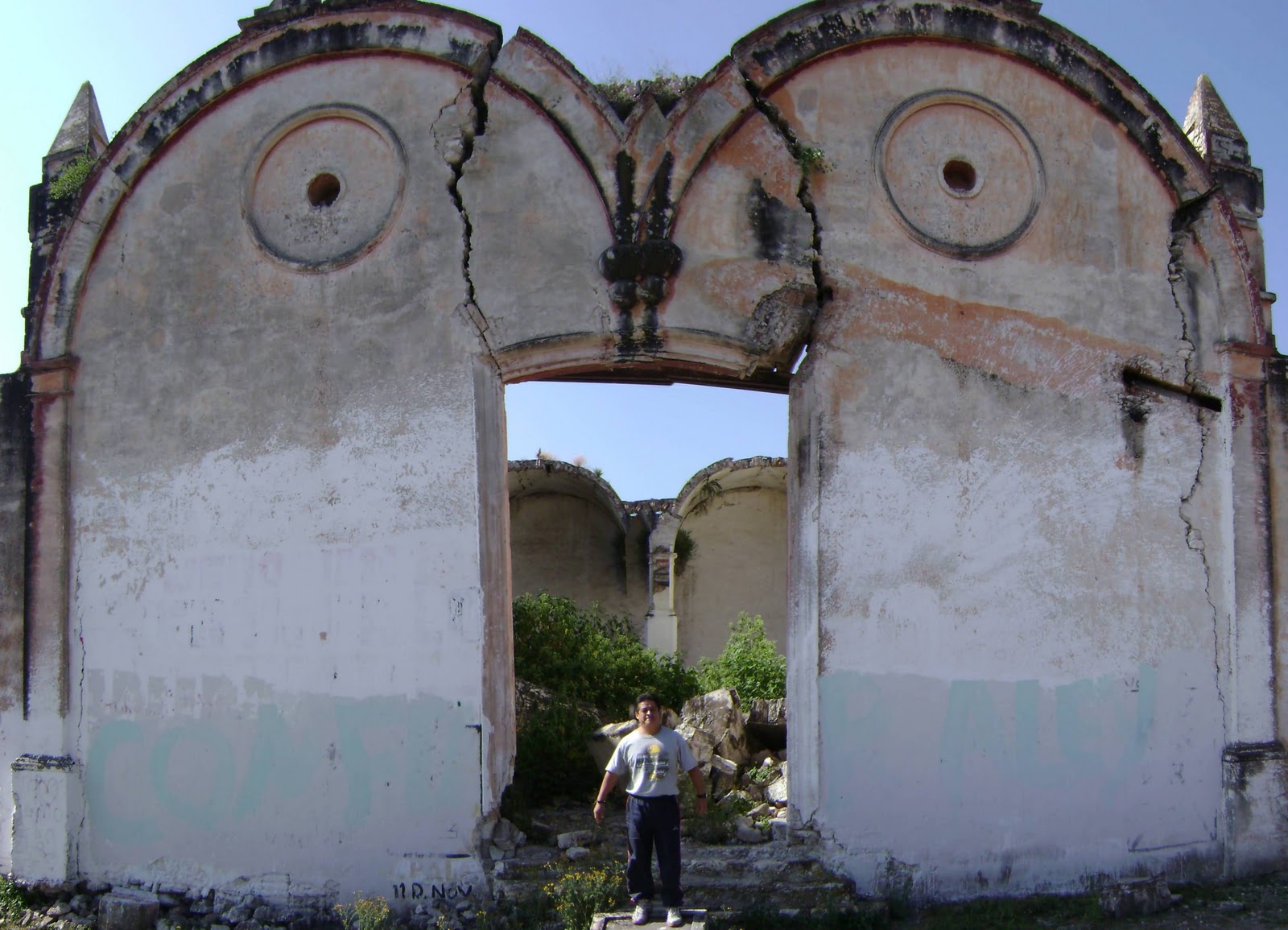 EXCURSIONES DIVERSAS HACIENDA ABANDONADA EN TLACOTEPEC