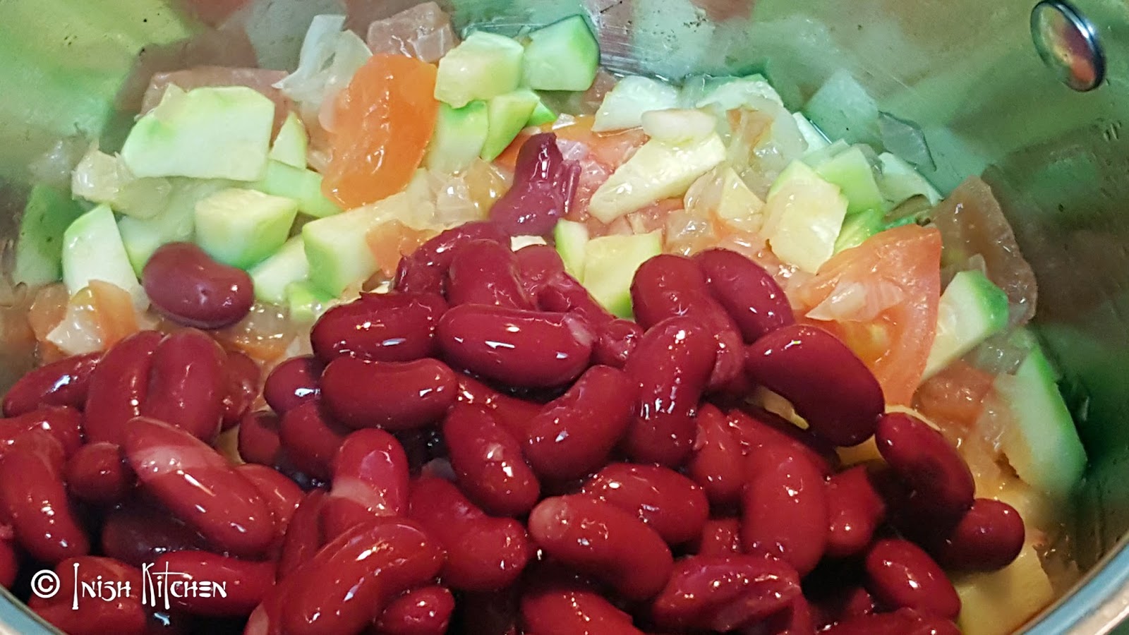 RED KIDNEY BEANS ENCHILADAS WITH TOMATO SALSA