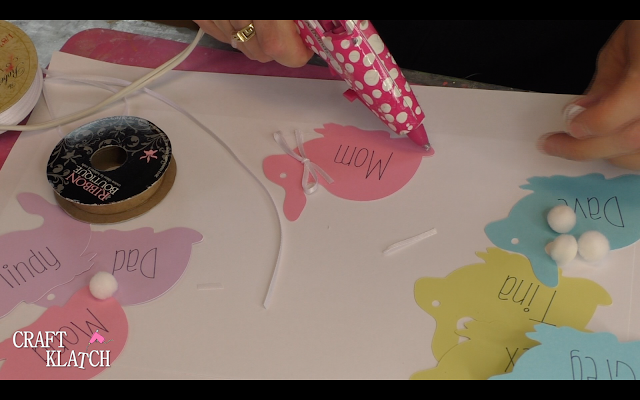 Learn how to use your Cricut cutting machine to make Easter Bunny Place Cards in this craft tutorial! #bunny #Easter #EasterBunny #eastercrafts #crafts #crafting #diy #cricut @Cricut #placecards
