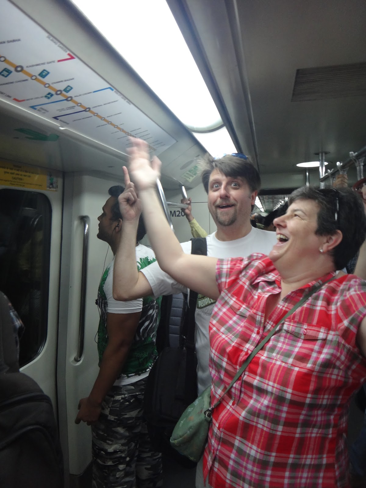 India sa Aking mga Mata: First Metro Ride