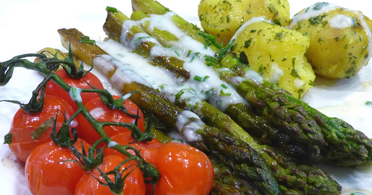 grüner spargel mit rispentomaten, balsamico und kräutersauce