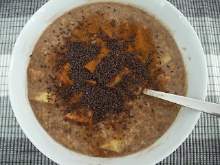 Gr%25C3%25B6t%2Bmed%2Bvarmt%2B%25C3%25A4pple%2Boch%2Bkanel - Ljus morgonpromenad och gröt med varmt äpple