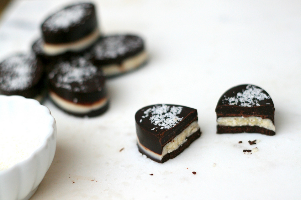 Homemade coconut honey chocolate truffle recipe / Create / Enjoy