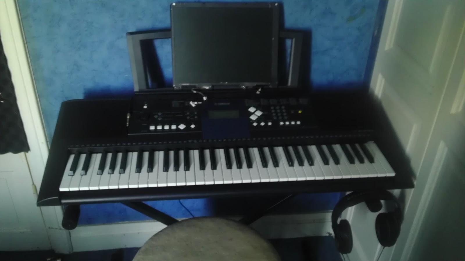 Adventures in the Bitland Linuxbased assistant for a MIDI digital