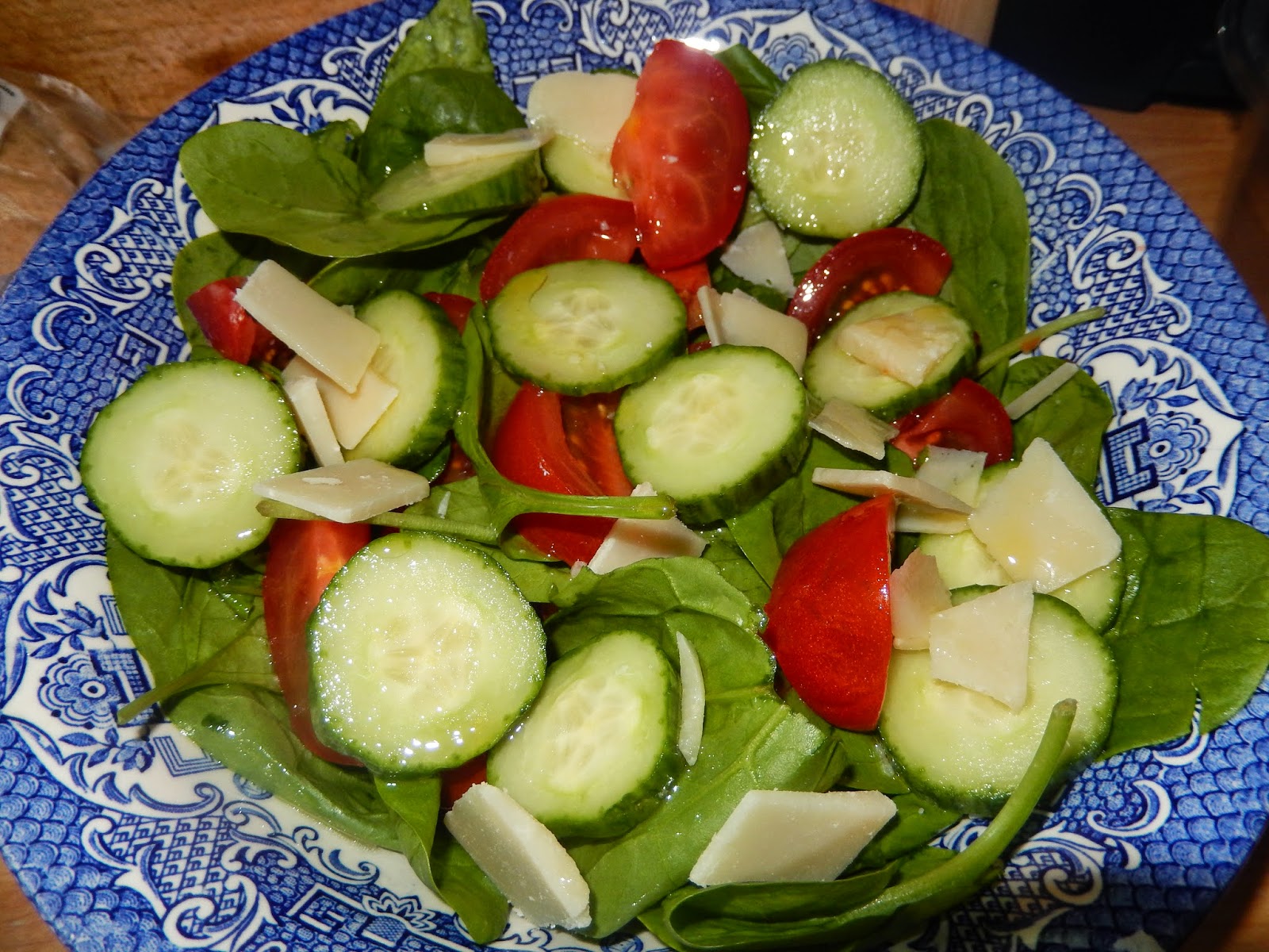 Zingy Spinach Salad with Citrus Dressing