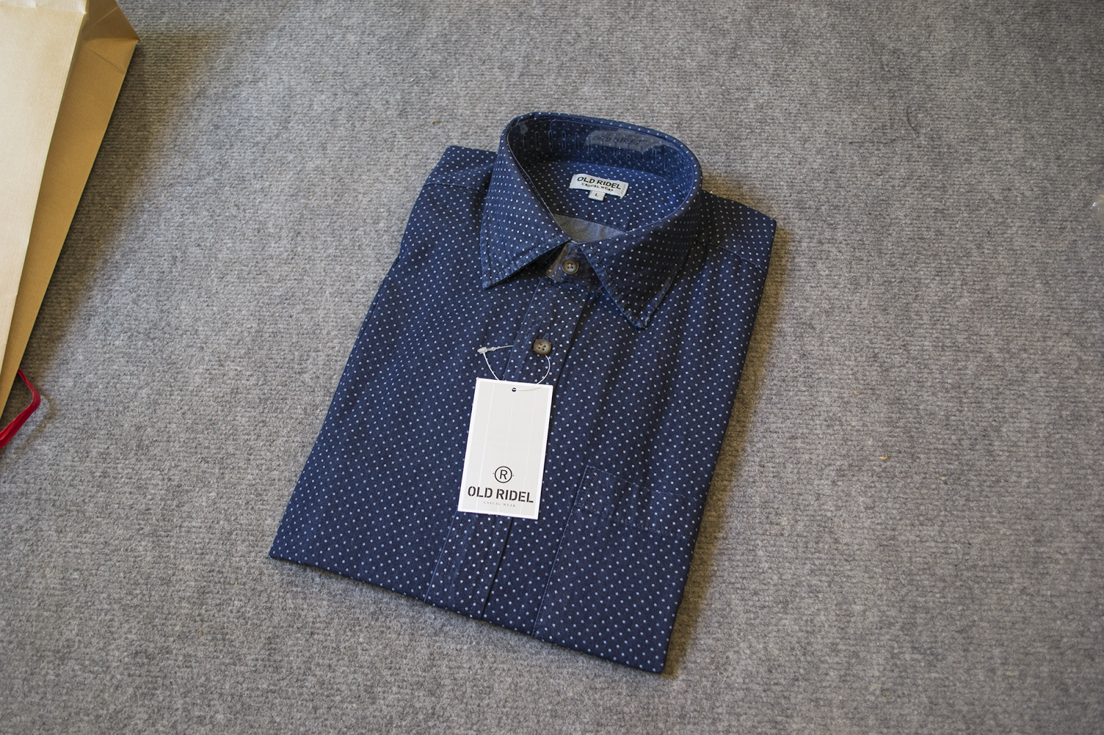 Review camisa Old Ridel en chambray con topos.