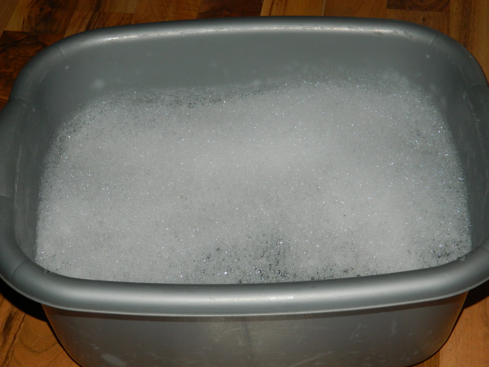 Little Miss Prada A UK Beauty Blog Makeup Brush cleaning talk through