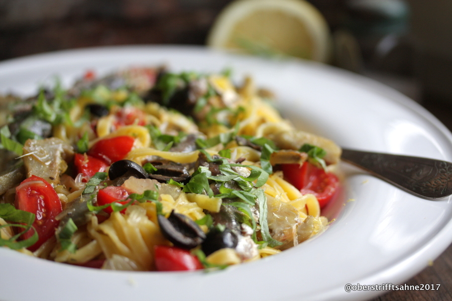 Sommerküche: Linguine mit Artischocken, Ölsardinen und viel Zitrone