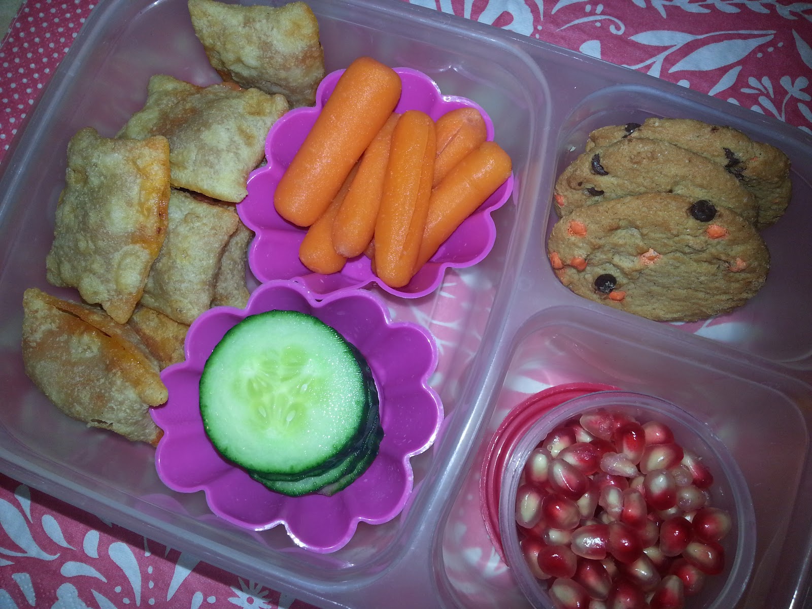 Two Little Lunches Tuesday's Lunch...Homemade Pizza Rolls