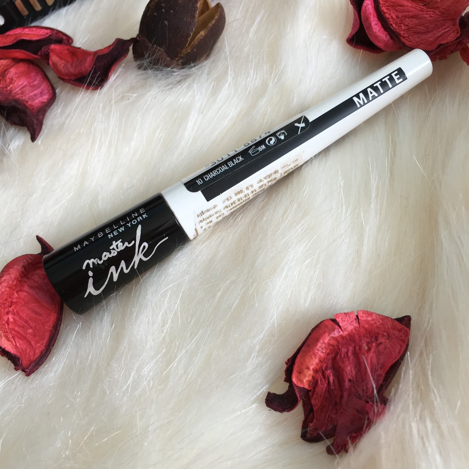 Gamze Çelikdemir Maybelline Master Ink Matte Eyeliner