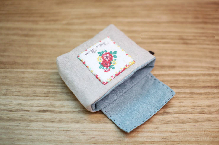 Sew Fabric a Business Card Wallet. DIY in Pictures.