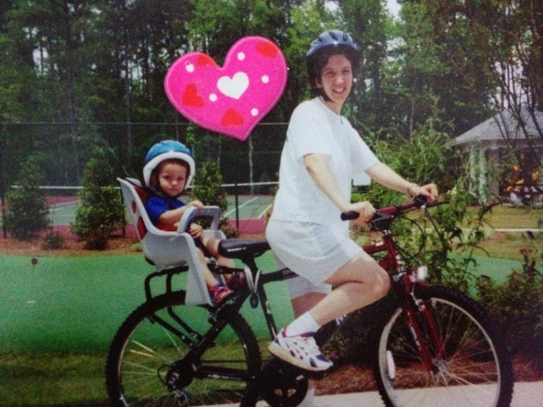 2 Balık 1 Kedi Annelik Sohbetleri Çılgın Anne Tangül ve Mavi Saçlı