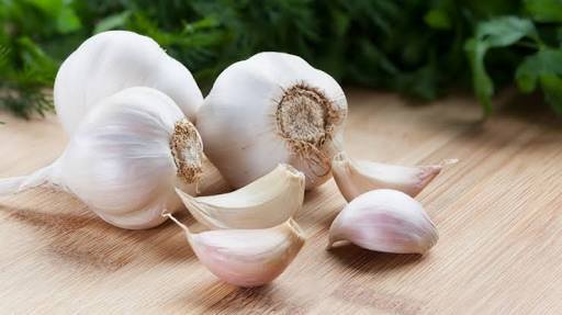12 Amazing Health Benefits of Garlic Milk. Find out Here!