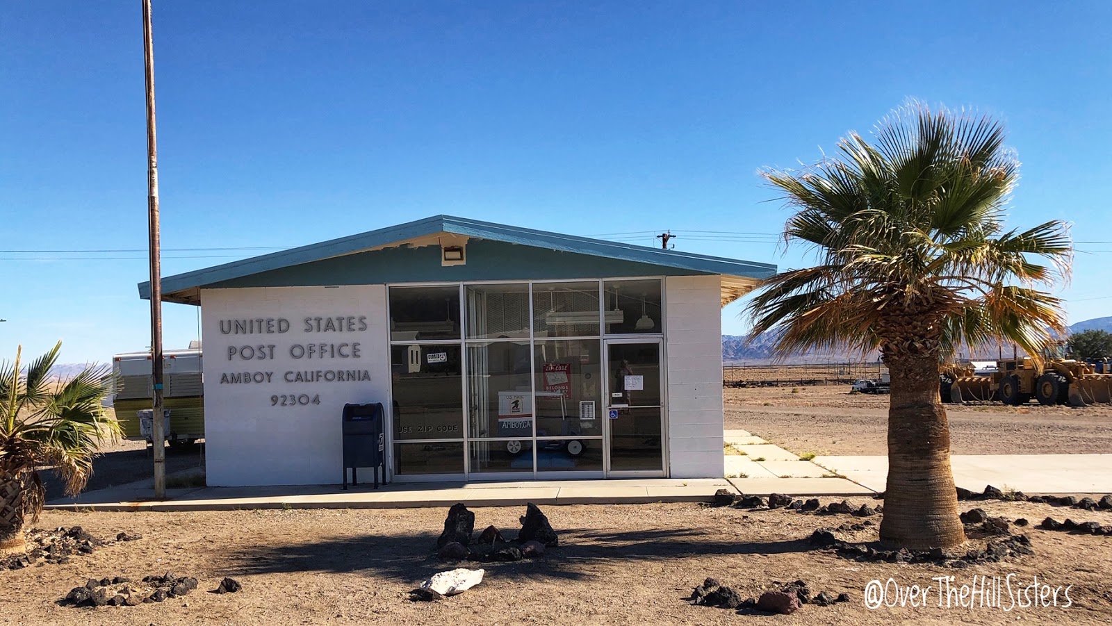 Over the Hill Sisters Amboy Crater, Roy’s Café, Barstow (CA)