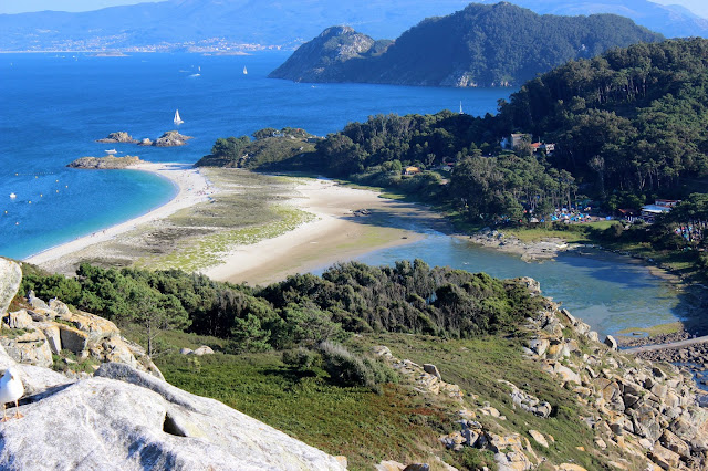 Playa de Rodas y Lago de los Niños