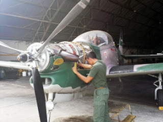 T-27 Tucano en Mantenimiento T-27 Tucano en Mantenimiento