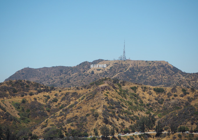 TravelGuidetoLAViewoftheHollywoodSign