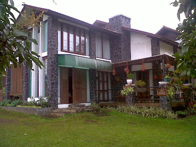 Villa Istana Bunga Lembang di sewakan https://www.sewavilladilembangbandung.net/2013/12/villa-istana-bunga-lembang-di-sewakan.html