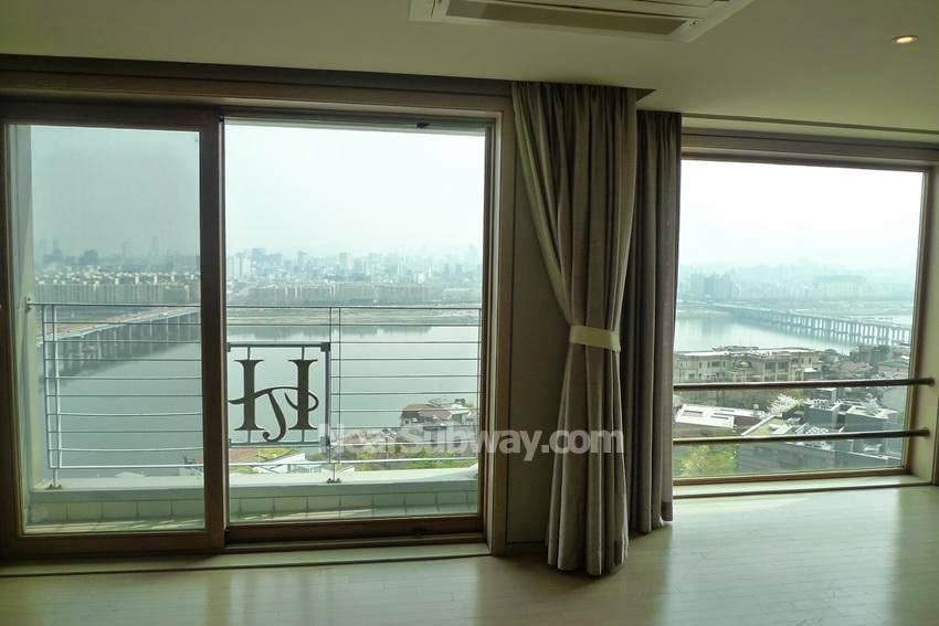 Seoul Apartment Hilltop Treasure on high floor, Great river view