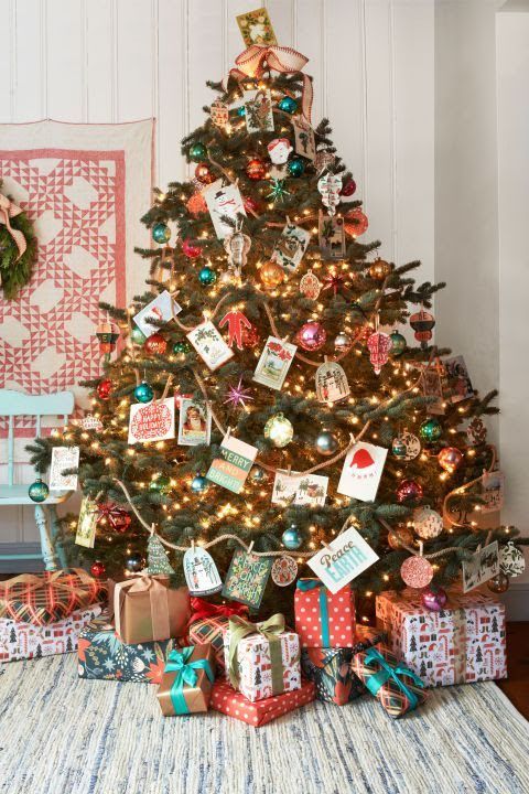 Decorate tree with Christmas cards