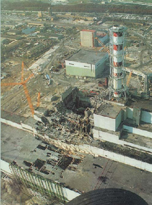 foto chernobyl tirada dias após explosão do reator 4
