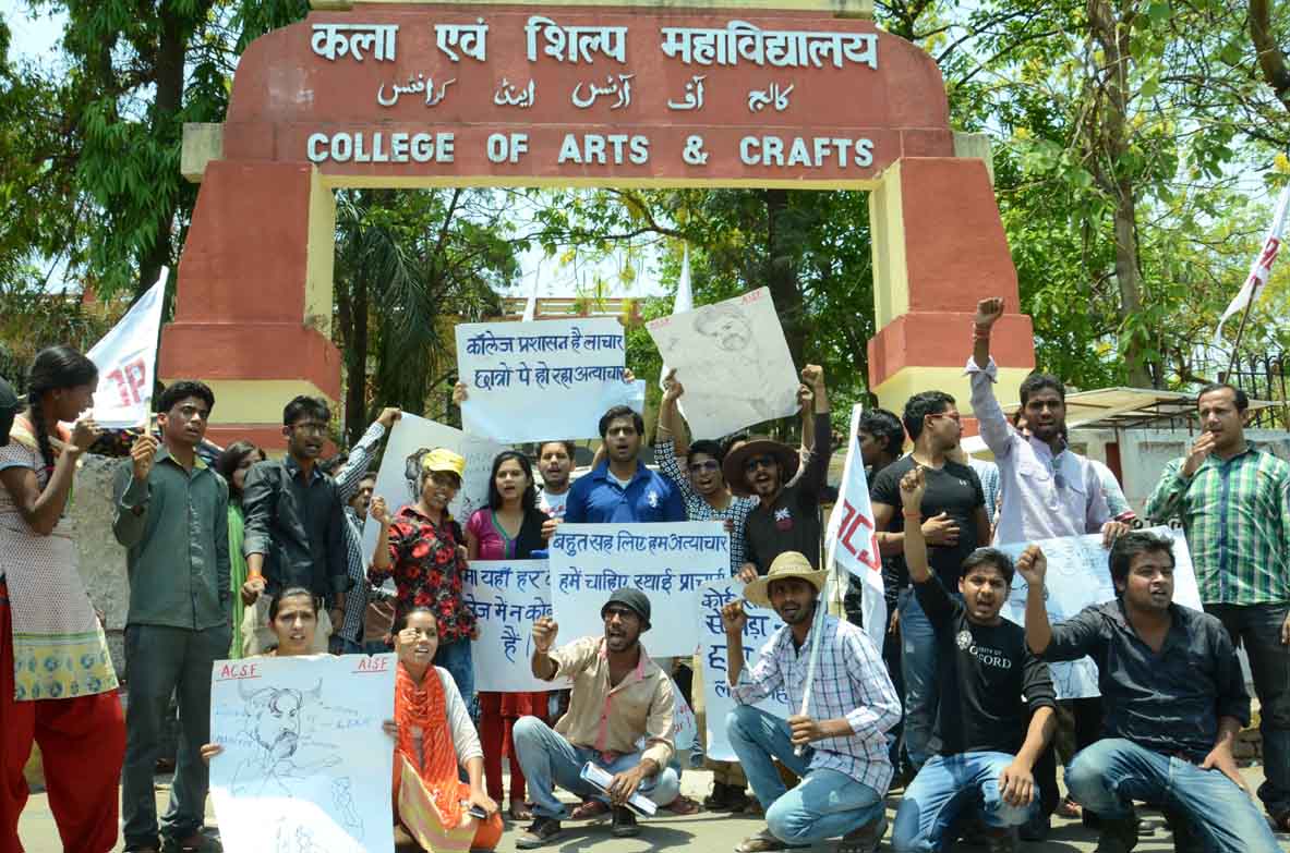 View Patna College of Arts and Crafts students stage protest dharna